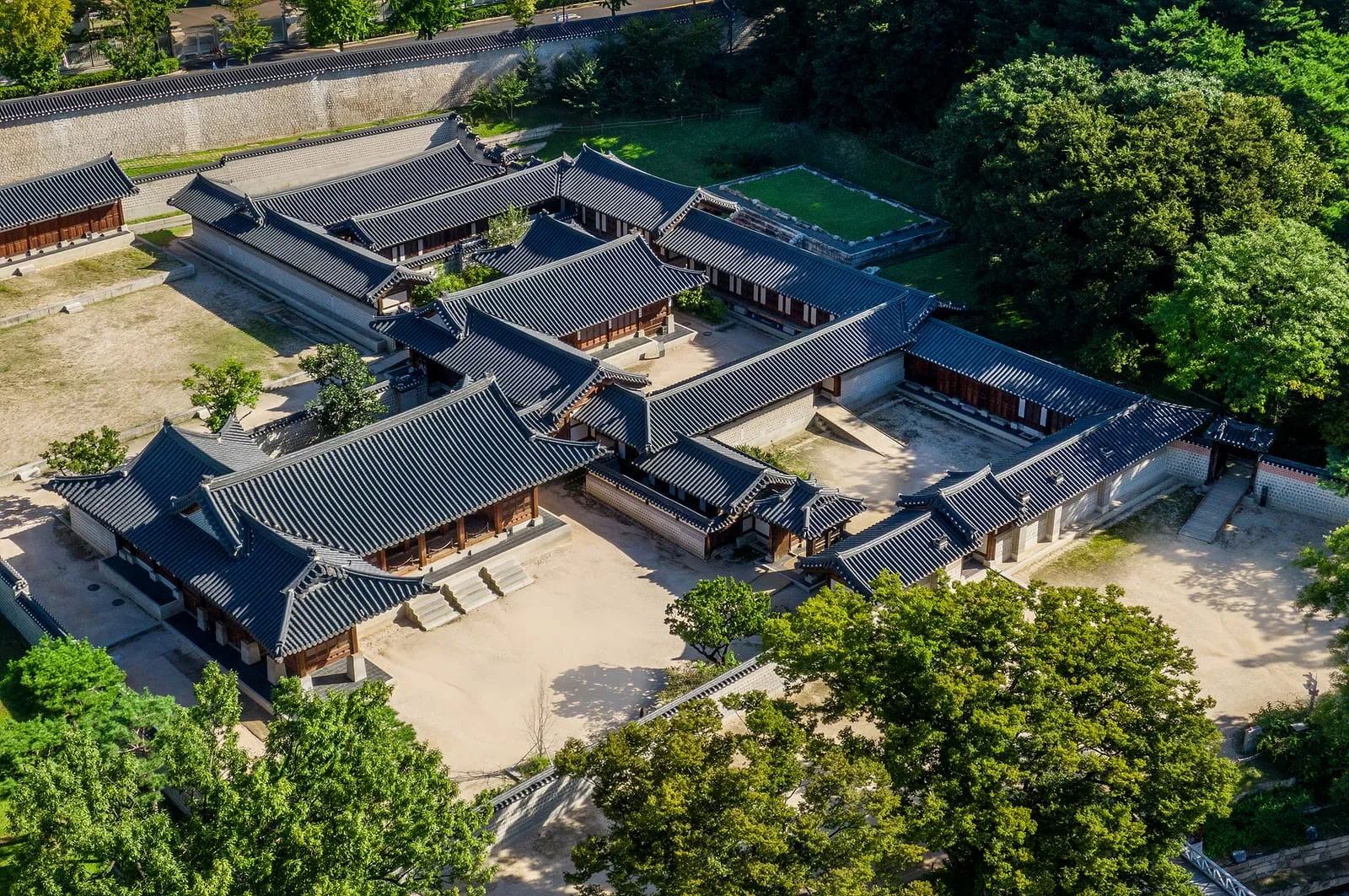 Geoncheonggung at Gyeongbokgung, a residence built in the late Joseon period